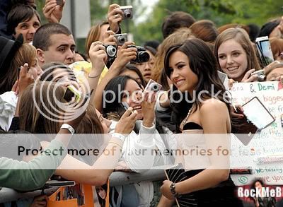 Demi y Selena estuvieron en la presentacion de Programa de proteccion de princesas en Toronto