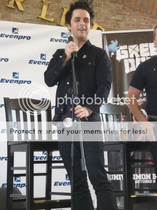 Caracas_Press_Conference_4_zps0ab08be1.j