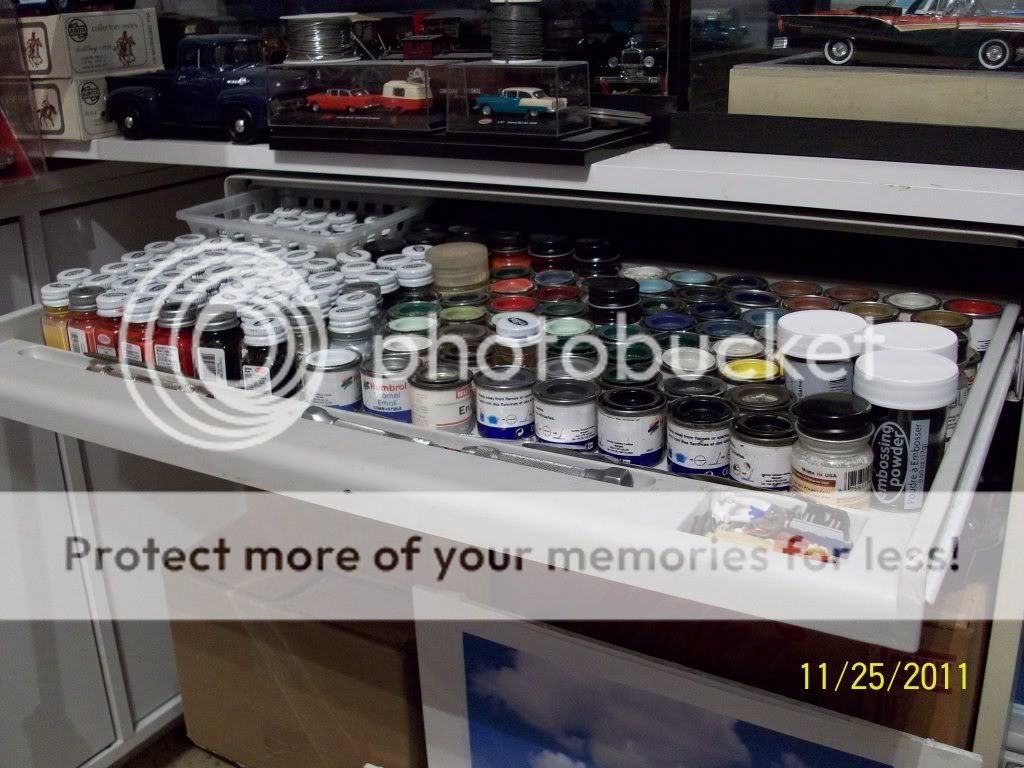 paintshelfout.jpg