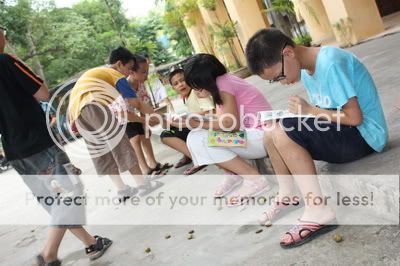 http://i707.photobucket.com/albums/ww78/LeDuan/04docsach.jpg