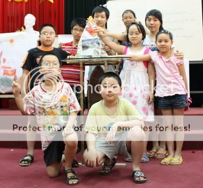 http://i707.photobucket.com/albums/ww78/LeDuan/09nhom2.jpg