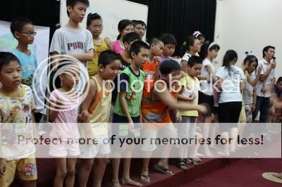 http://i707.photobucket.com/albums/ww78/LeDuan/19hoihop.jpg