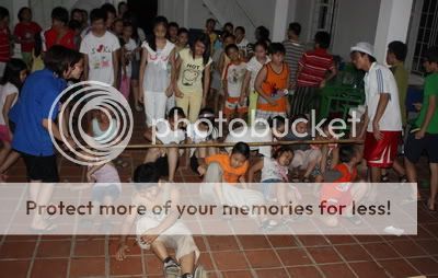 http://i707.photobucket.com/albums/ww78/LeDuan/42vuahocvuachoi3.jpg
