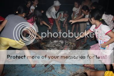 http://i707.photobucket.com/albums/ww78/LeDuan/46toitaigioi.jpg