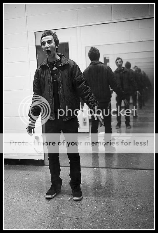 IMAGE: http://i707.photobucket.com/albums/ww79/WegmansWally/Marionette%20Roulette/MirrorScream.jpg