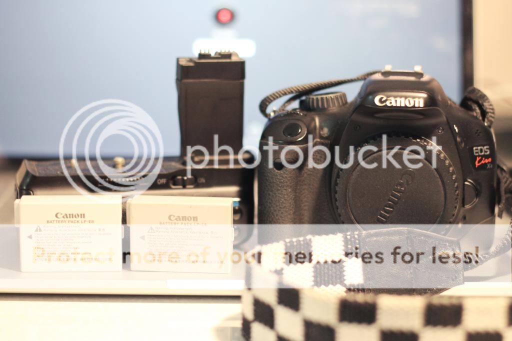 Cần bán gấp Canon 550D (Kiss X4) giá 6.000.000 VNĐ.